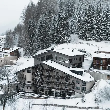 Hotel Arpuria L Hidden Luxury Mountain - Adults Friendly St. Anton am Arlberg