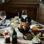 Hotell Arpuria (adults Only)